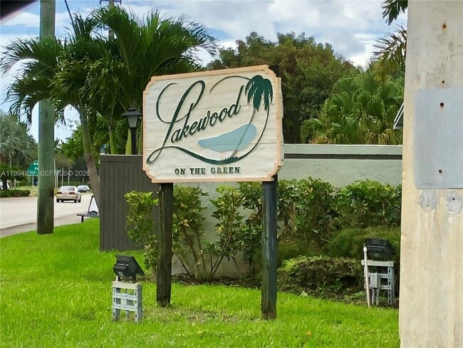 Building Photo - 5530 N Lakewood Cir