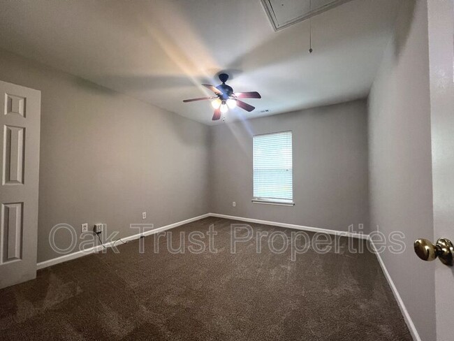 Building Photo - 1406 Grackle Ct