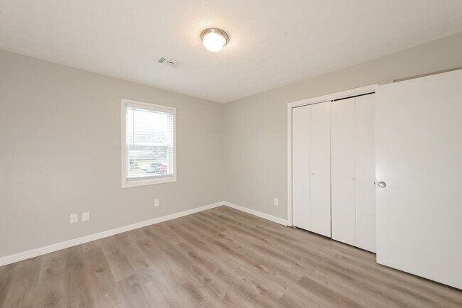 Building Photo - 1260 Rocky Rd