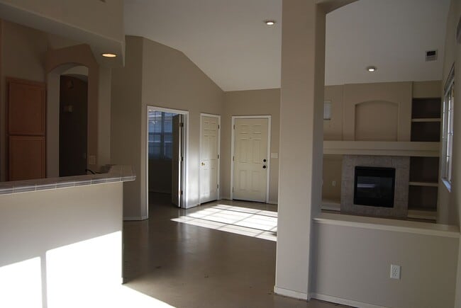 Building Photo - Single-Level Patio Home in Gated South Meadows Community