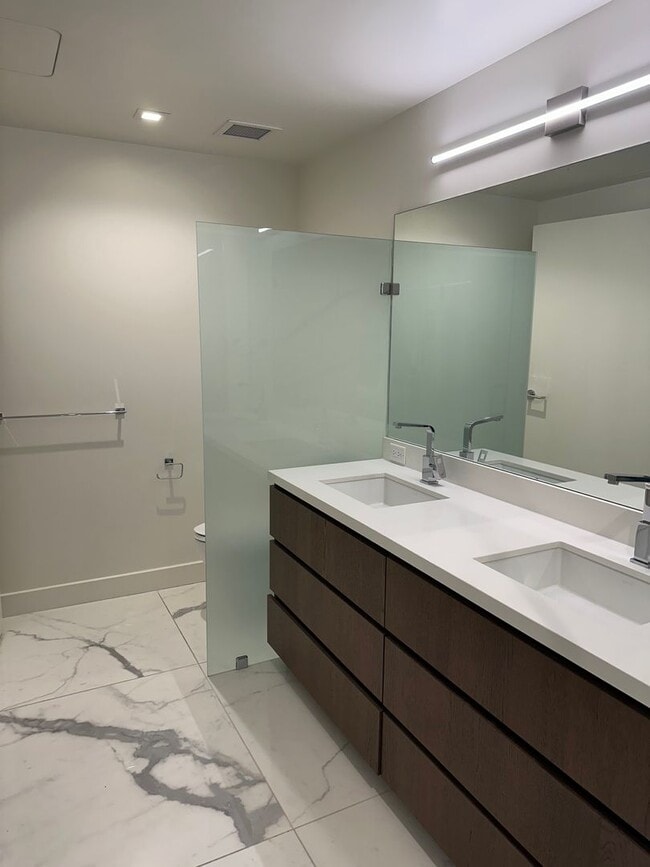 Building Photo - Savina By Bosa, 9th Floor Unit Available March 7th!