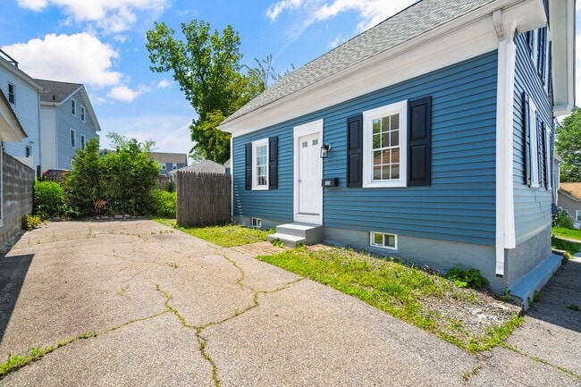 Building Photo - Beautifully Renovated 3-Bedroom Home in Ea...