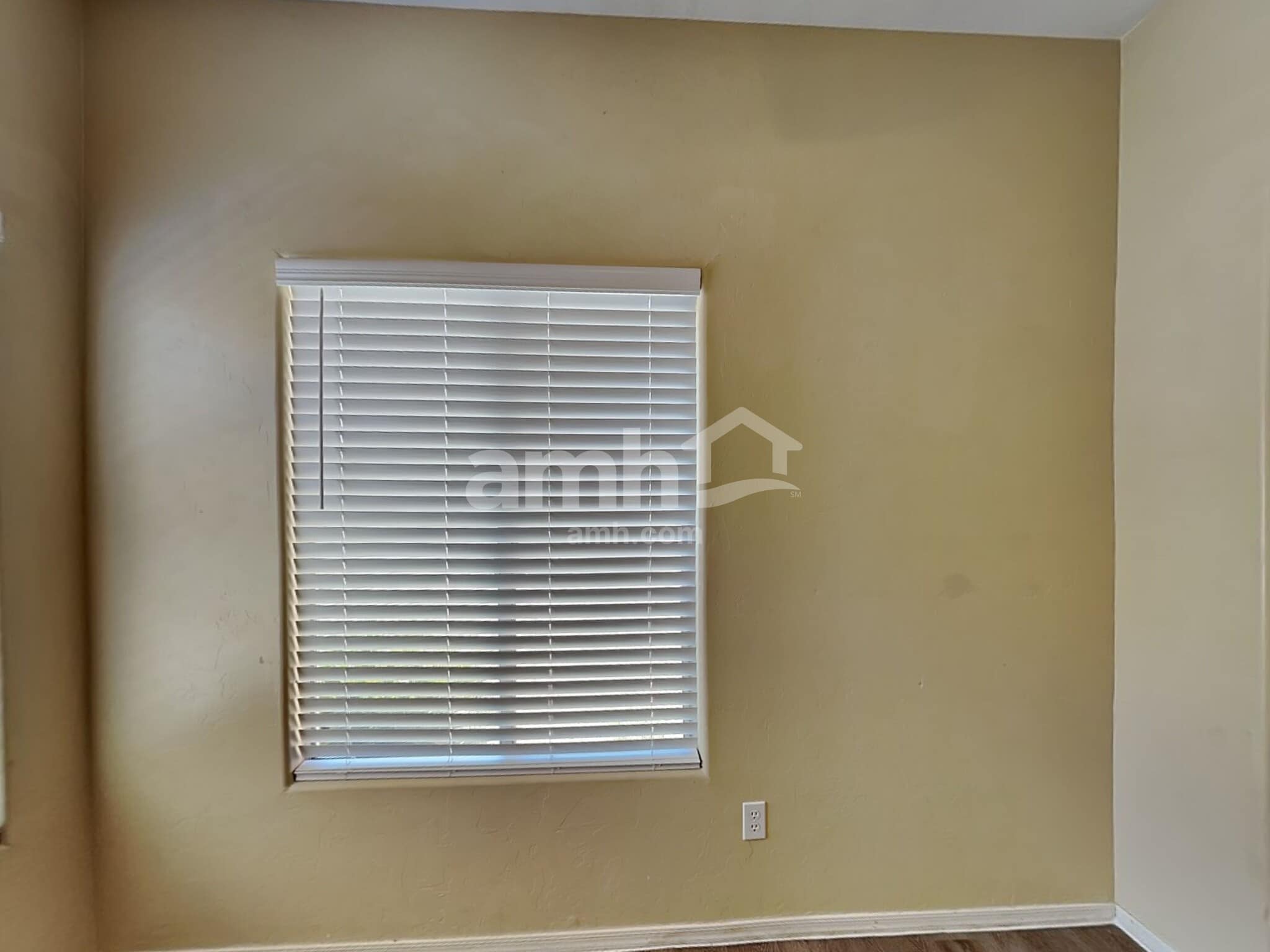 Building Photo - 6653 S Stratosphere Ln