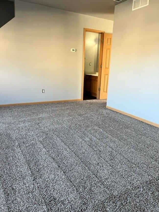 Building Photo - 1715 Dainesway Dr