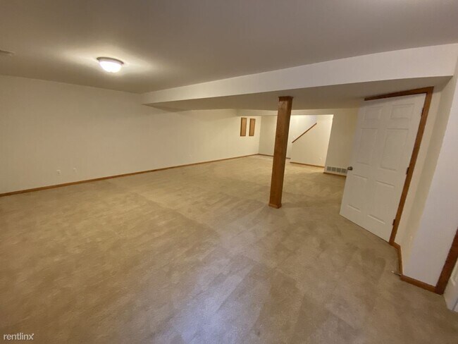 Building Photo - 3 br, 2.5 bath Townhome - 2112 Liberty Hts