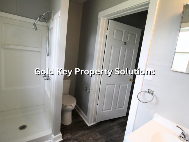 Building Photo - 2633 Main St