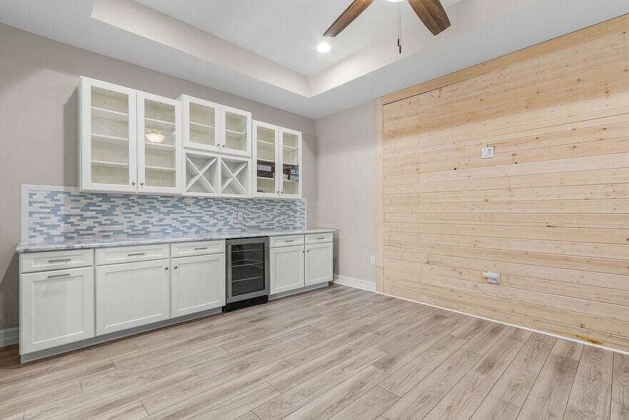 Upstairs Bonus/Bunk Room w/Bar - 14539 Kelson Cir