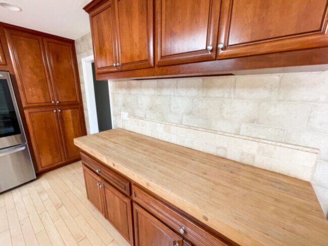 Building Photo - Stunning 3br/2ba TERRA LINDA, POOL, W&amp;...