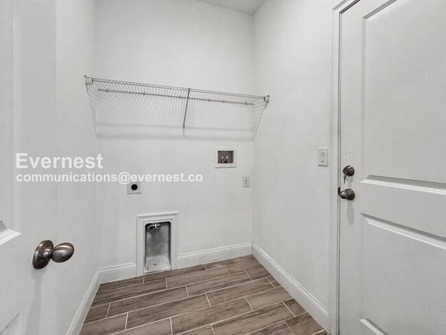 Building Photo - 6750 Midland Dr