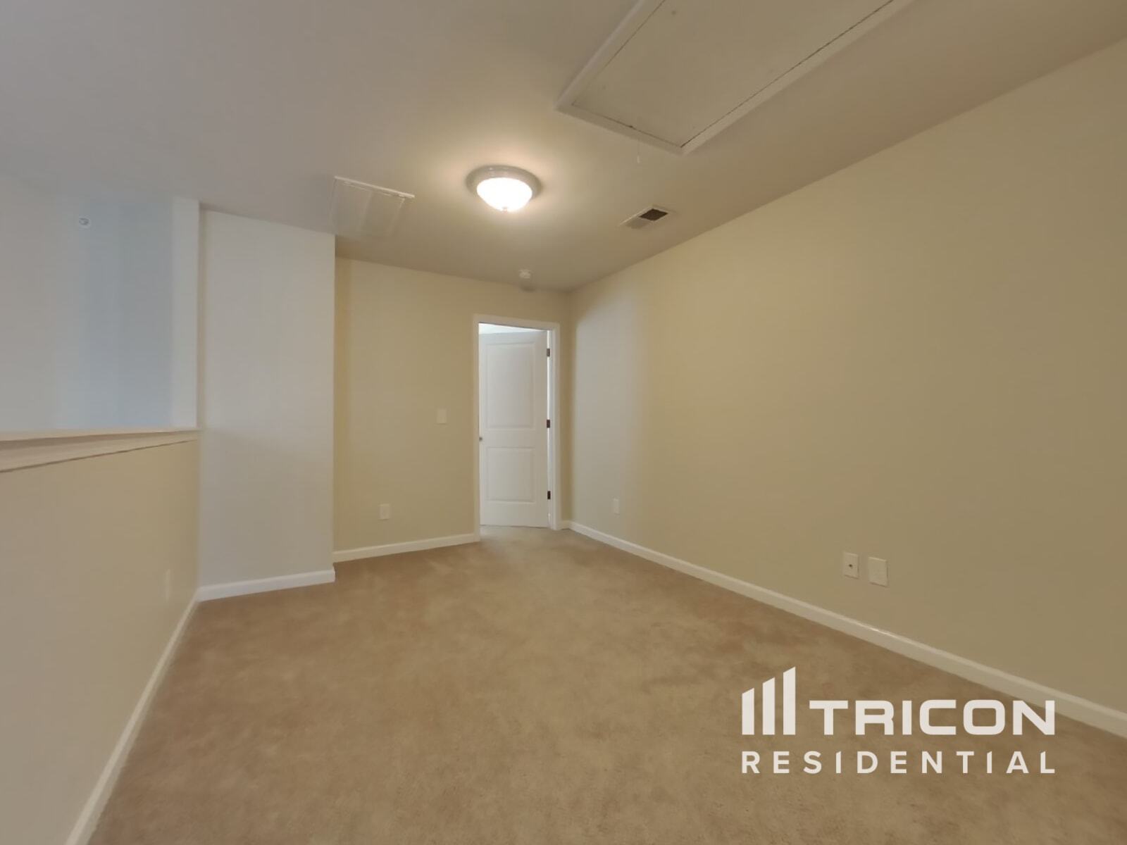 Building Photo - 404 Riverwood Ct