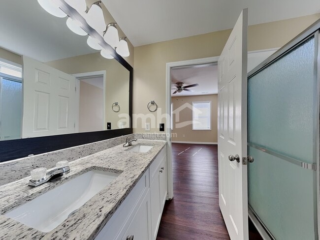 Building Photo - 815 Turmeric Ln