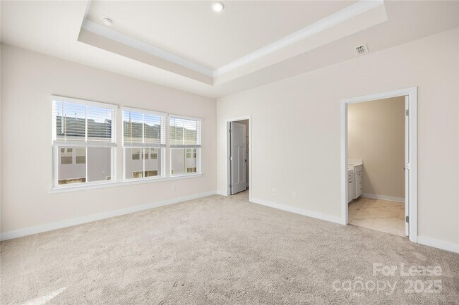 Building Photo - 9769 Oaklawn Blvd NW