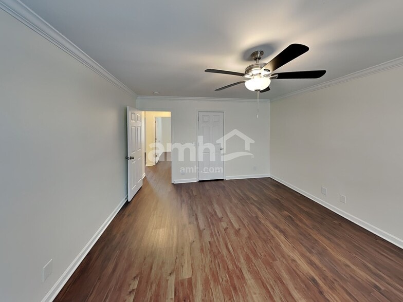 Building Photo - 1205 Chapmans Retreat Dr