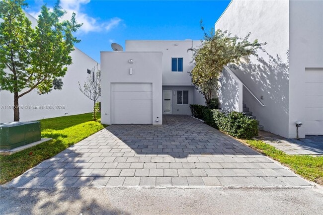 Building Photo - 10441 NW 66th St