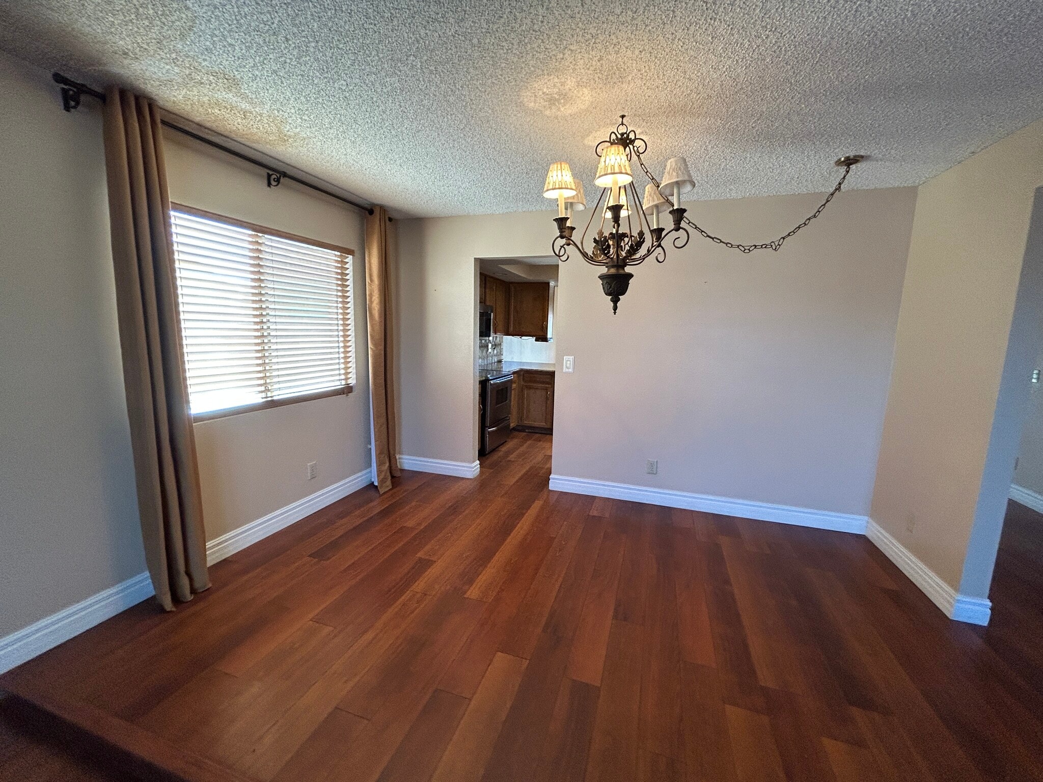 Building Photo - 12138 S Tomi Dr