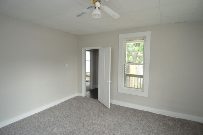 Building Photo - Updated 5 Bedroom House for Rent Near Downtown!