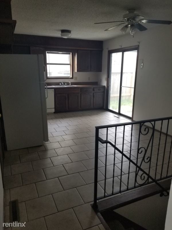 Building Photo - 3 br, 2 bath Townhome - 3139 BUNKERHILL