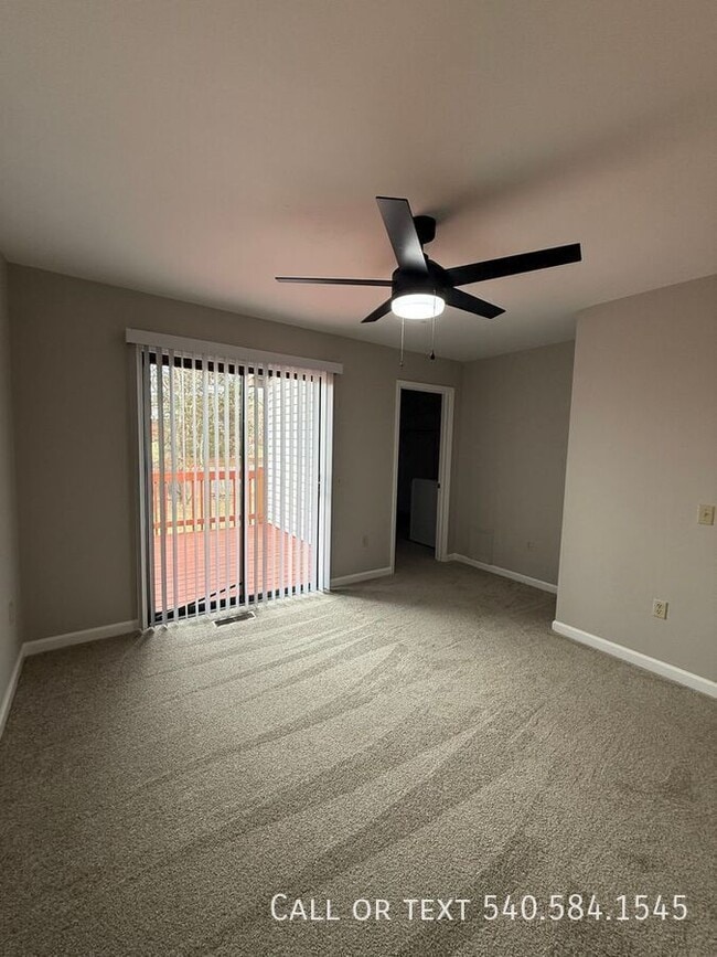 Building Photo - 5015 Polly Hill Ln