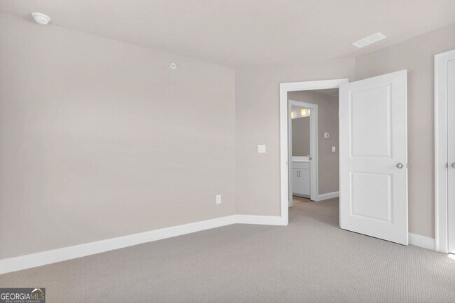 Building Photo - 423 Lincoln St