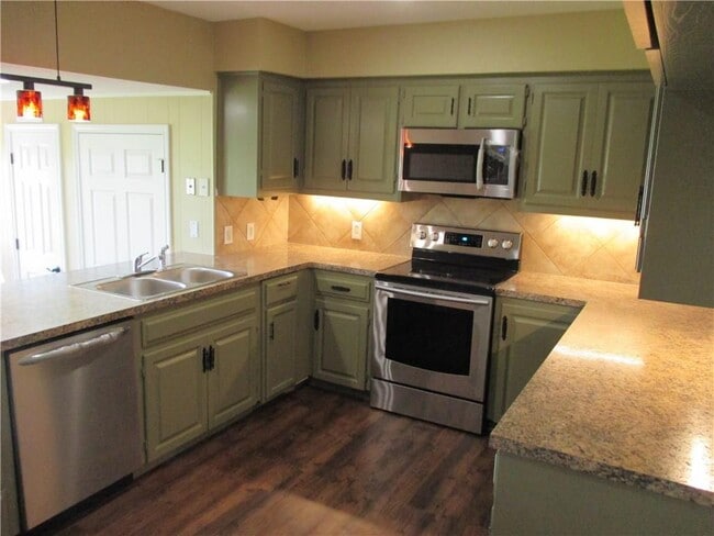 Building Photo - 215 Monkey Rd