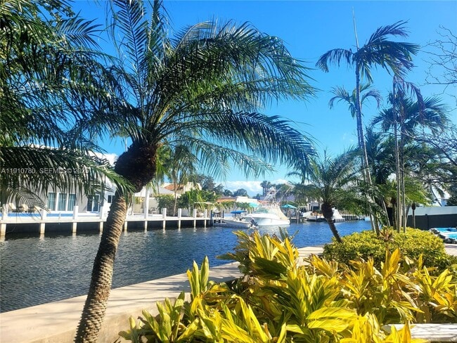 Building Photo - 1750 E Las Olas Blvd