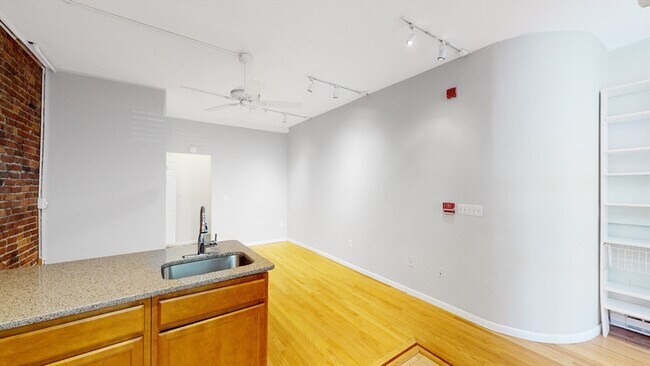 Building Photo - 476 Shawmut Ave