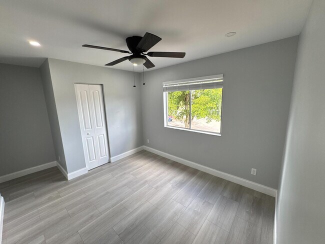 Building Photo - 5516 NW 22nd St