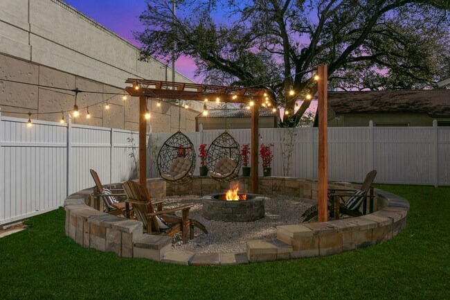 Building Photo - Ditch the Dorm – This Is How Tampa Lives