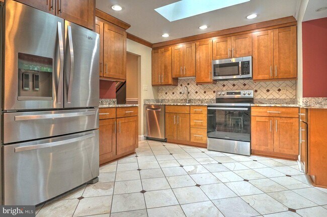 Building Photo - 2405 Earlsgate Ct