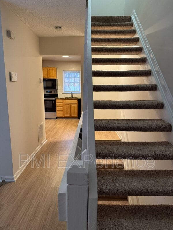 Building Photo - 709 St Michaels Dr