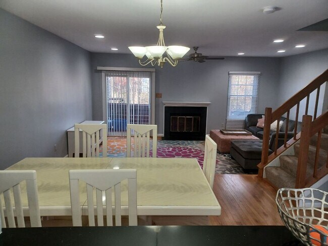 Building Photo - 8028 Valleys Crest Ct
