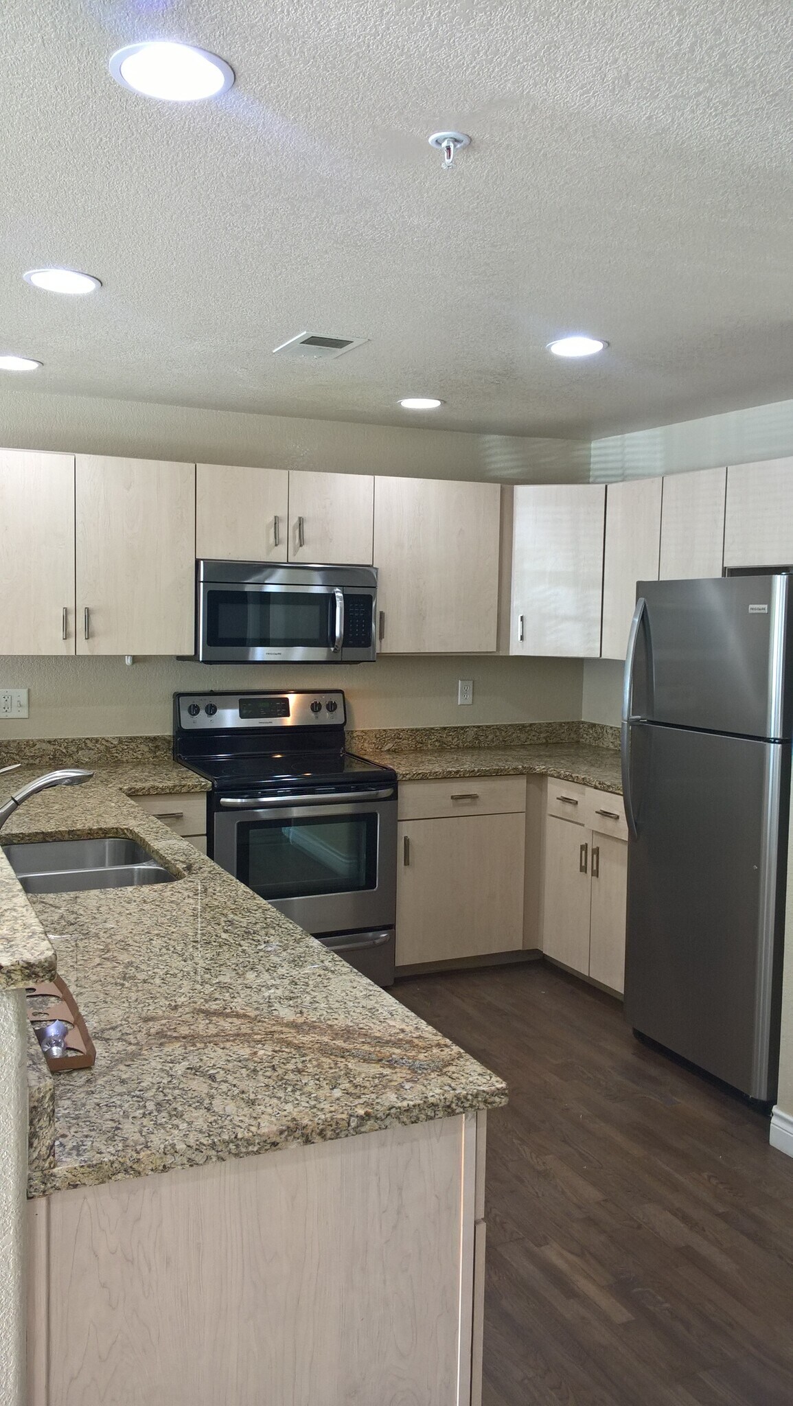 Building Photo - 1986 S University Blvd