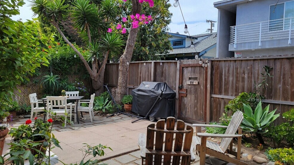 Building Photo - 32 23rd Ave