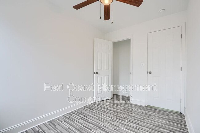 Building Photo - 515 Archer St