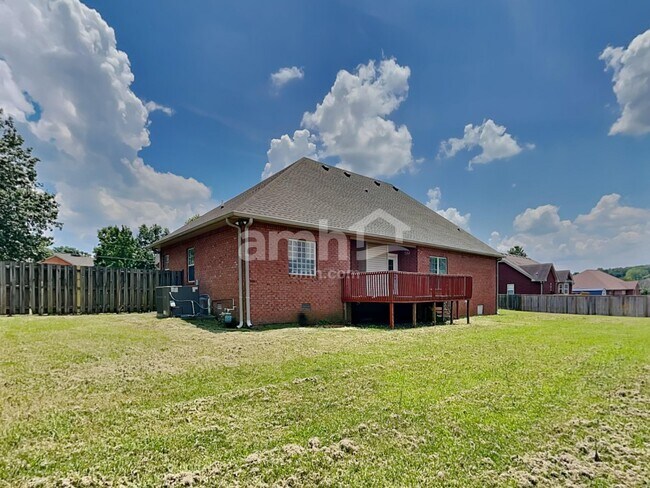 Building Photo - 210 Fox Hunt Ln