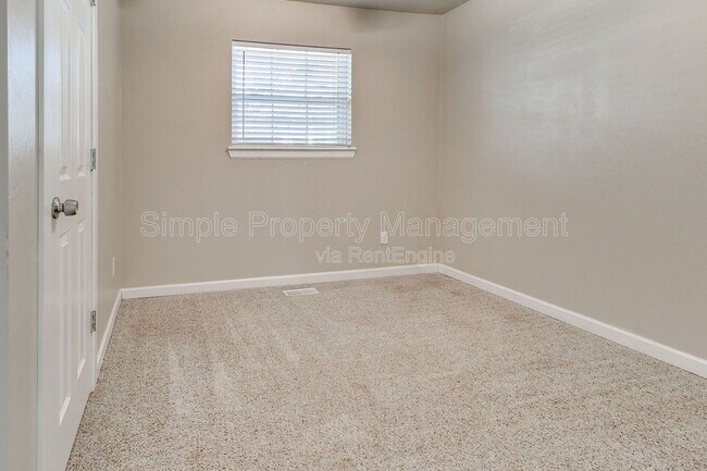 Building Photo - 120 N Ranchwood Blvd