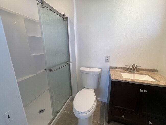 Building Photo - Updated Folsom Home Available September 5th
