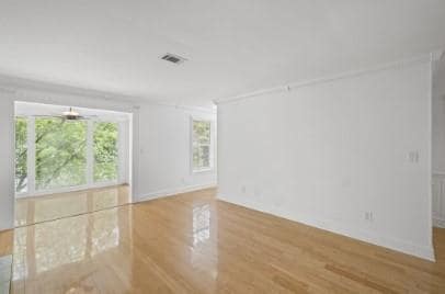 Building Photo - 1709 Augusta Dr