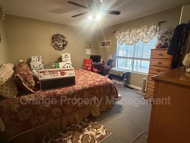 Building Photo - 251 Micasa Dr