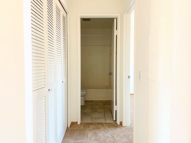 Building Photo - Upper Level Condo in The Villas of Calavera Hills!