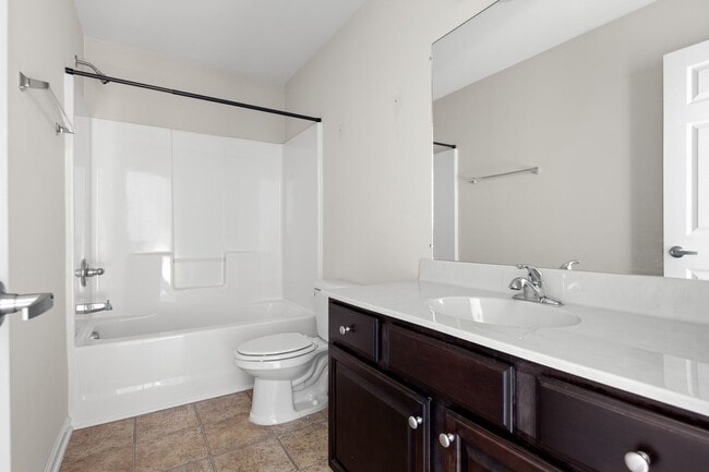 Building Photo - Wonderful Home in Arden