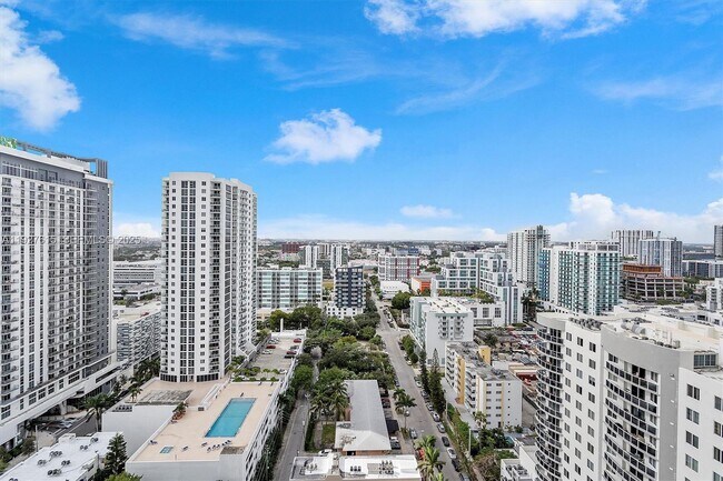 Building Photo - 788 NE 23rd St