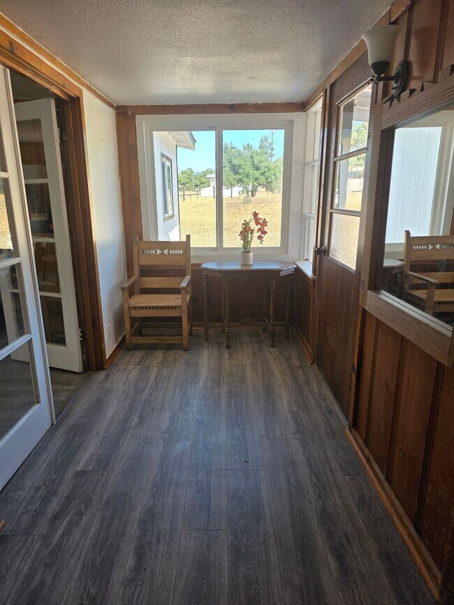 Building Photo - MOVE-IN SPECIAL!! $250 off your first months rent- Spacious Farmhouse Living with Open-Concept De...