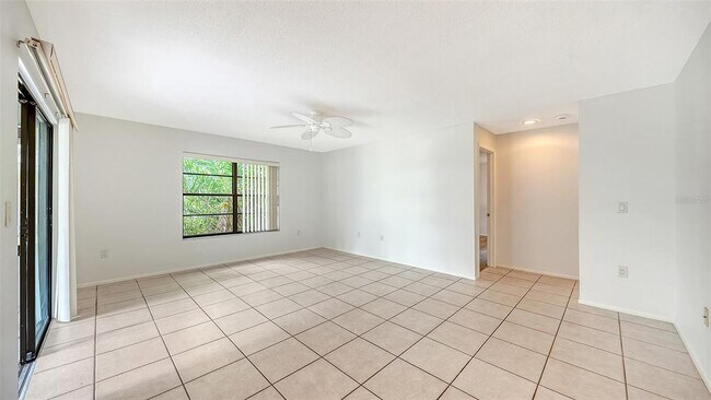 Building Photo - 5010 Barrington Cir