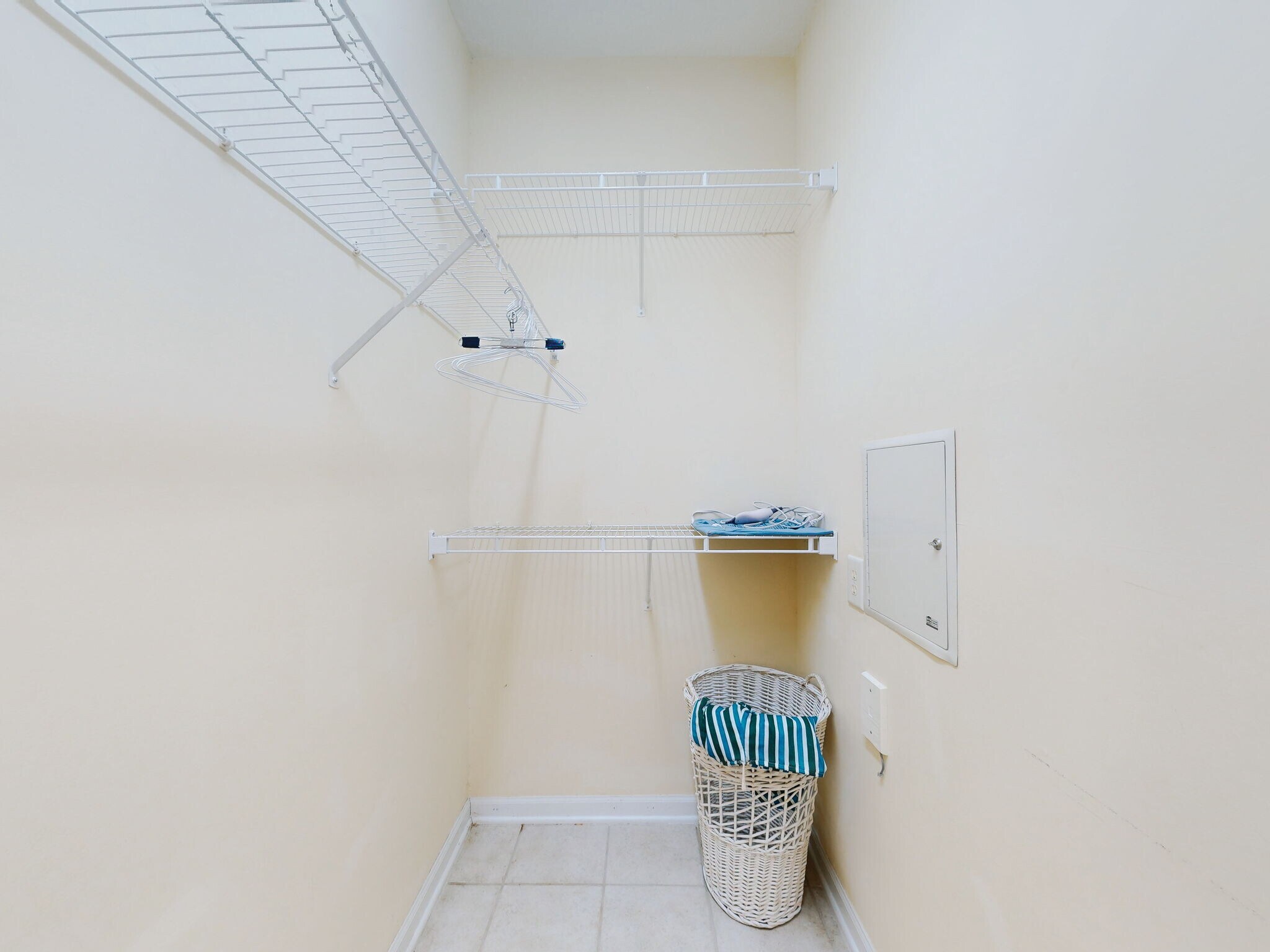 Building Photo - 1951 Turnbull Lakes Dr