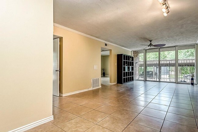 Building Photo - 5353 Institute Ln