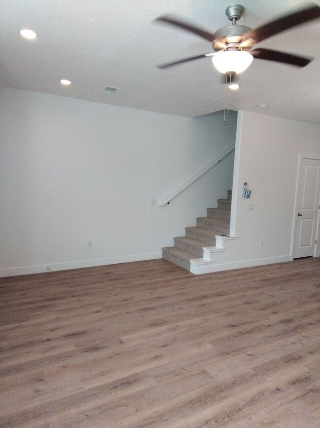 Building Photo - Brand New Townhome!