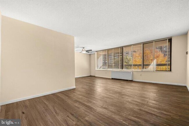 Building Photo - 3701 S George Mason Dr