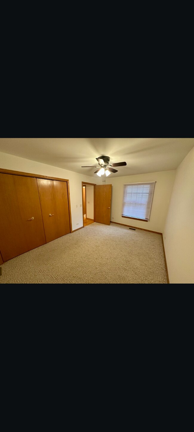 Building Photo - 230 Red Hawk Dr