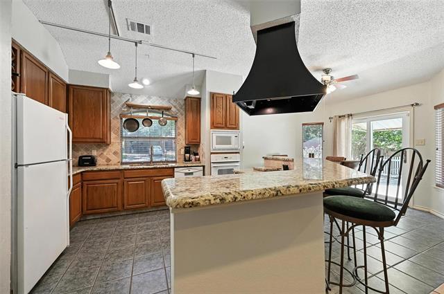 Building Photo - 3201 Oleander Ct